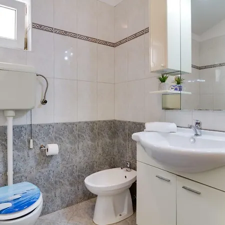 Lovely Piljan With A Private Swimming Pool Villa *
