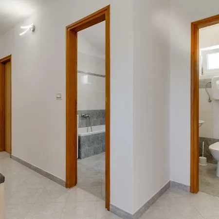 Lovely Piljan With A Private Swimming Pool Bokordici