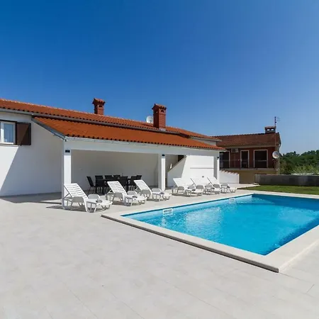 Villa Lovely Piljan With A Private Swimming Pool