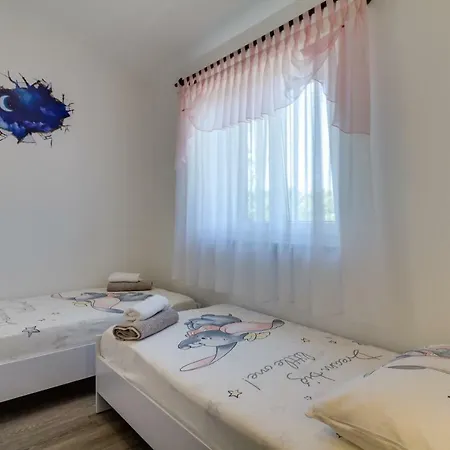 Lovely Piljan With A Private Swimming Pool Villa *